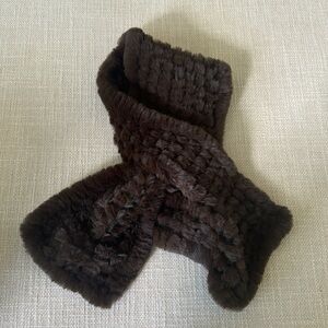 Gorgeous real fur brown scarf. Brand new never used.